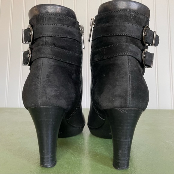 Aquatalia Weatherproof Heeled Ankle Boots in Black Leather & Suede - Picture 6 of 15